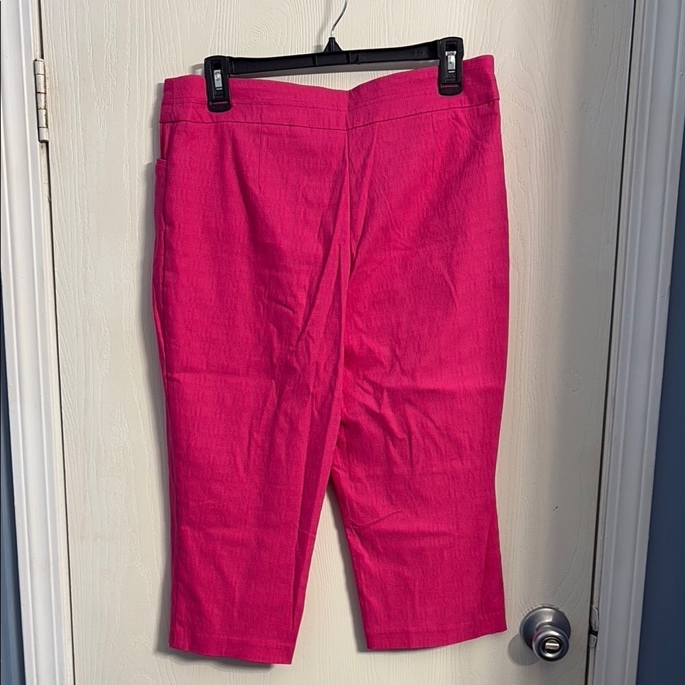 Women's Pink Cropped Pants - Picture 4 of 4